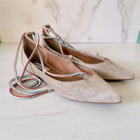 Steve Madden Emilie Lace-Up Shoes Gray with Multiple Colored Laces-Size 7.5 NWOT - Picture 3 of 7